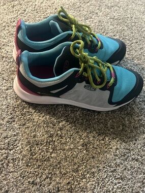 KEEN Explore Vent off trail running shoes size 7